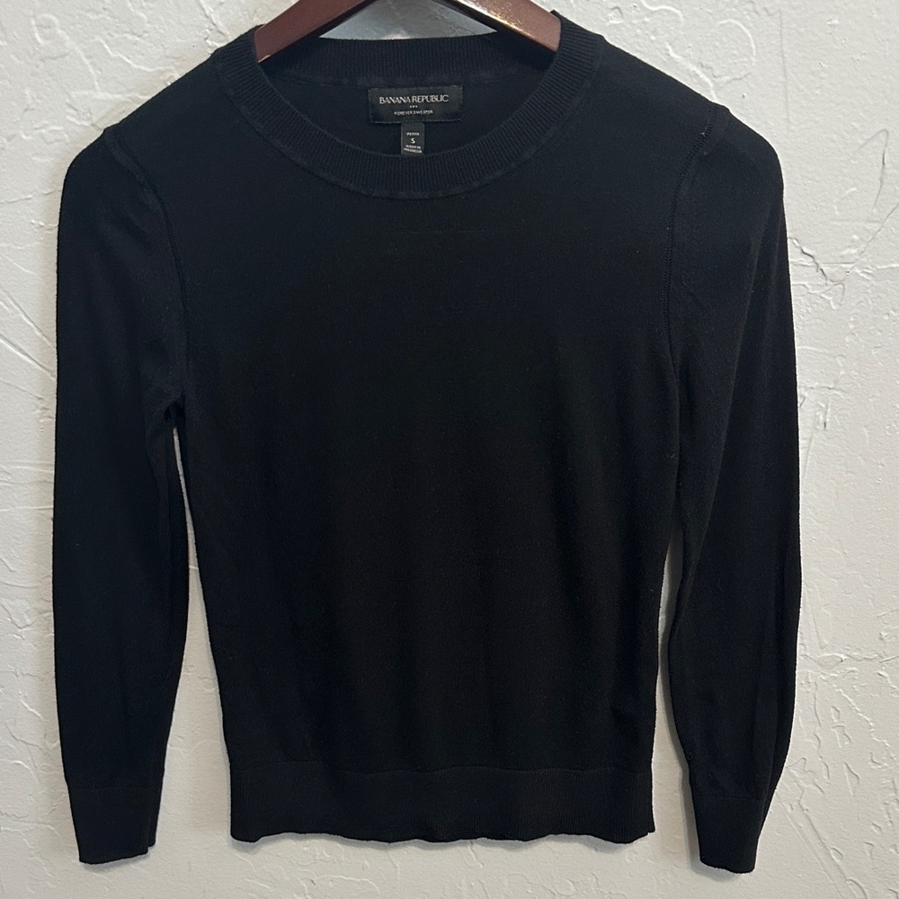 Banana Republic Womens Black Crewneck Sweater. Size Small Petite. Long Sleeve